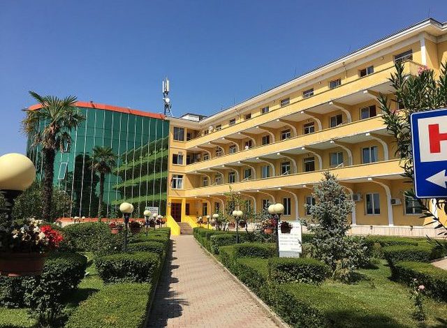 I INFEKTUAR ME COVID-19/ Vetëm një ditë i shtruar tek “Shefqet Ndroqi”, pse ndërroi jetë 21-vjeçari (DETAJET)