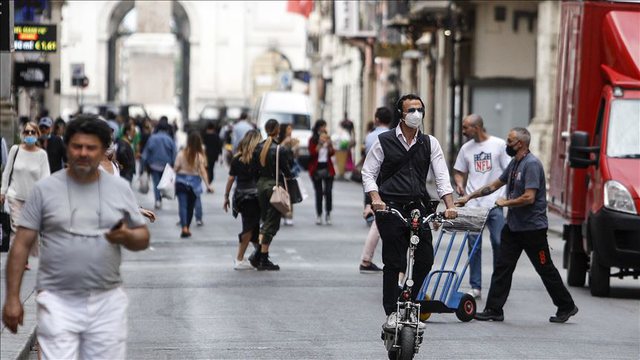 “DUHET TA NDALKIM KËTË…”/ Virologu italian kundër “histerisë” së pandemisë COVID-19