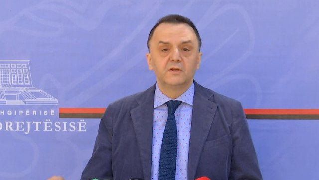 “KJO ËSHTË LUFTË”/ Artan Lame fiton betejën me Covid-19: Janë në shtrat 36 punonjës të tjerë