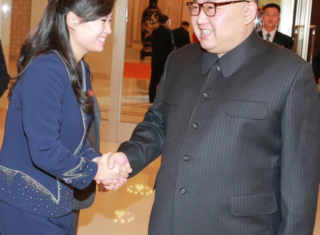 PAS ZHDUKJES MISTERIOZE TË GRUAS/ Ish e dashura shfaqet në krah të Kim Jong-un (FOTO)