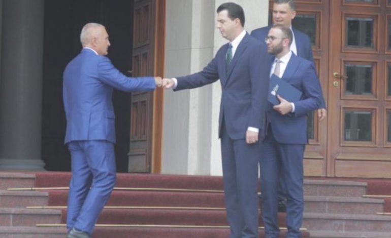 PARALAJMËRON Balla: Dekreti i Kodit mund të rrëzohet. Në 25 prill Meta dhe Luli do marrin ndëshkim