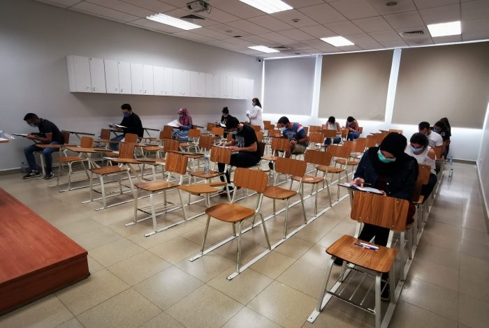 TRONDITËSE/ 770 studentë të Universitetit në Britani rezultojnë pozitiv me koronavirus