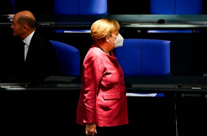 KARANTINA E DYTË/ Merkel prezanton masat e ashpra, britma e ulërima në Bundestag