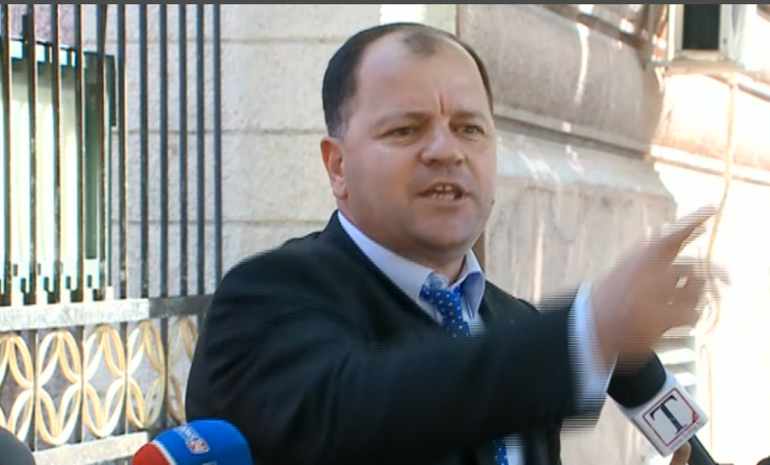 I VETËOFROHET LSI-SË/ Lefter Maliqi “kërcënon”: Kryemafiozi iu vërsul Presidentit se po takohet me viktimat e OFL, po i vjen ngordhja. Ky parlament…