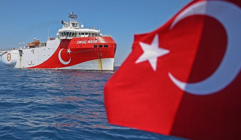 TENSIONET NË EGJE/ Turqia zgjat deri më 4 nëntor kërkimet për naftë, mediat greke: Konflikti me Francën na prek…