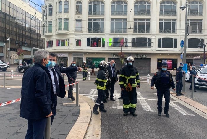 SULM TERRORIST NË FRANCË/ Raportohet për një të vdekur dhe disa të plagosur. Policia arreston autorin