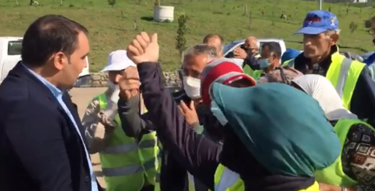 VIDEOLAJM/ Punëtorët e Sharrës PËRPLASEN me Këlliçin e Zhupën: Kam punuar me Bashën e paguheshim me 30 lekë, pse nuk erdhët atëherë…