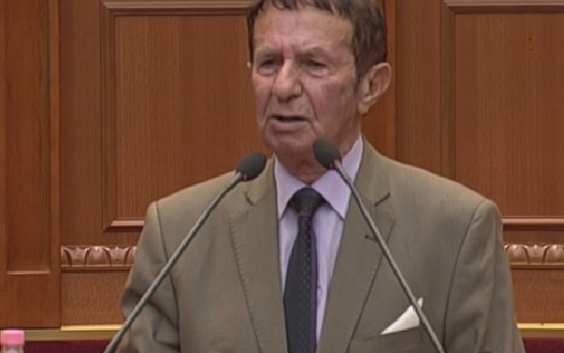 KODI ZGJEDHOR/ Deputeti i opozitës së re shpreh votën pro: Çon jetën e shqiptarëve përpara