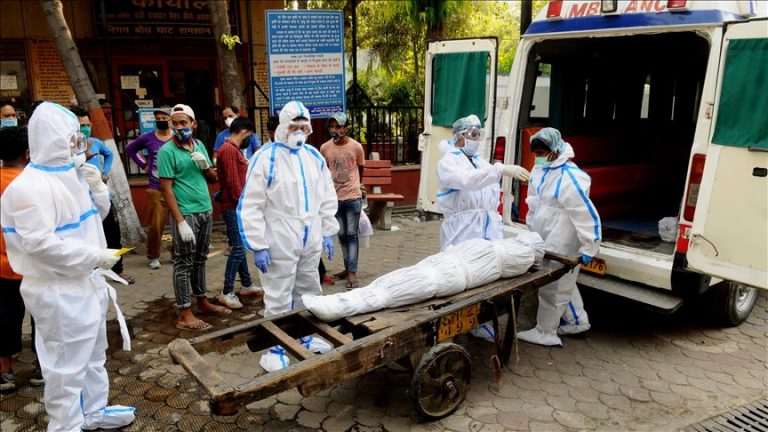 INDIA SHËNON REKORD/ Shkon afër 8 milionë numri i të infektuarve me koronavirus