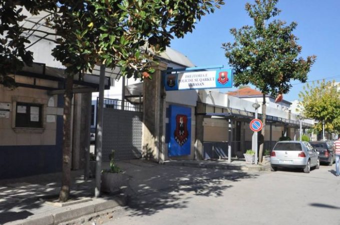 PLAGOSEN DY VËLLEZËR NË ELBASAN/ Arrestohet një prej autorëve në Elbasan, 6 të tjerë në kërkim (EMRAT)