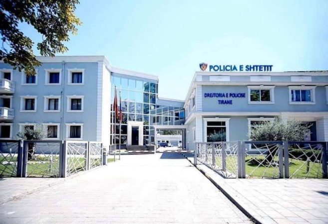 DROGË DHE ARMË TË FTOHTA/ “Shqiponjat” aksion në Tiranë, arrestohen 6 persona