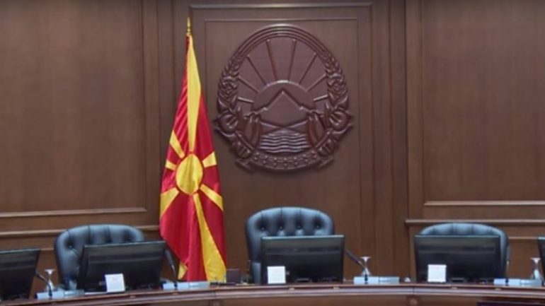 SI SHQIPËRIA/ Qeveria maqedonase merr vendimin: Maska e detyrueshme edhe në ambientet e hapura
