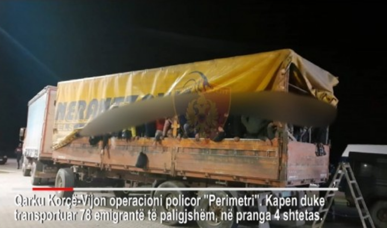 OPERACIONI “PERIMETRI”/ Transportonin 78 emigrantë me kamion, në pranga 4 persona në Korçë