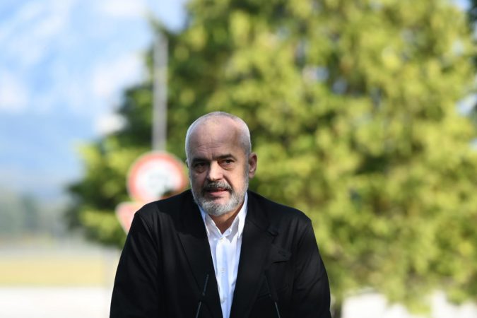 “JAM GATI TË VIJ TEK JU…”/ Rama iu përgjigjet naftëtareve: E drejta juaj mos të dilni nga greva, por e pamundur të ulemi me presione e ultimatume