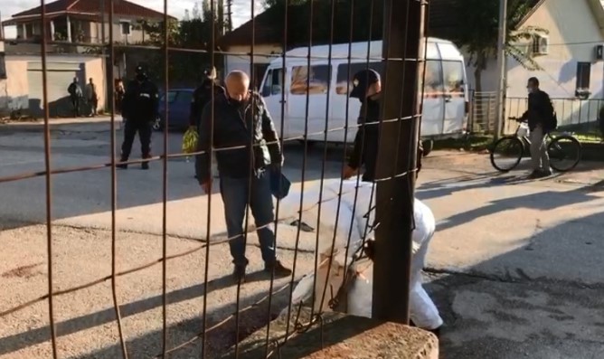 EKZEKUTIMI NË FIER/ Zbardhet dëshmia e gruas së Ahmet Toskës: Po shkonim në punë, autori e qëlloi në kokë dhe u largua me vrap