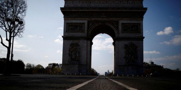 ALARM PËR BOMBË NË PARIS/ Evakuohen zonat pranë “Harkut të Triumfit” dhe Kullës Eiffel
