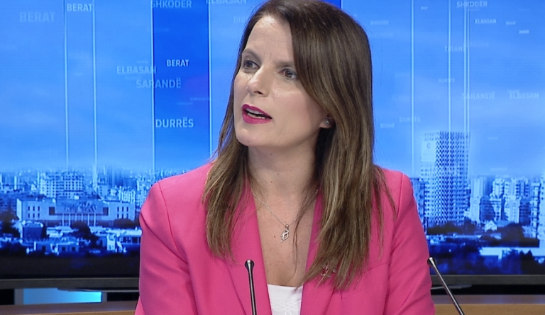 A RREZIKOJMË SËRISH KARANTINË? Eugena Tomini: Ja kur mund të ndodhë! Lokalet e Bllokut do të mbyllen, te Covid-3 do shtrohen…