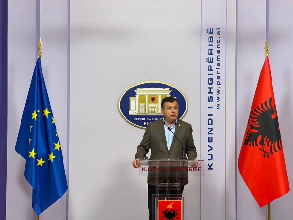 KODI ZGJEDHOR/ Balla: Meta po fut vendin në spirale të rrezikshme. Të enjten…
