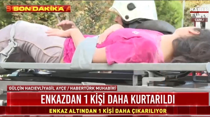 LOT GËZIMI/ Momenti kur nxirret e gjallë vajza nga rrënojat e pallatit në Izmir