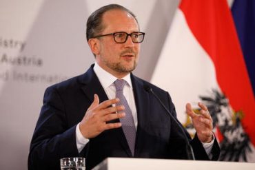 AUSTRI/ Ministri i Jashtëm austriak infektohet me COVID-19, test për të gjithë anëtarët e qeverisë
