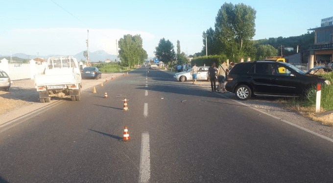 AKSIDENT I RENDË/ Makina përplas këmbësorin, i aksidentuari dërgohet me urgjencë në…
