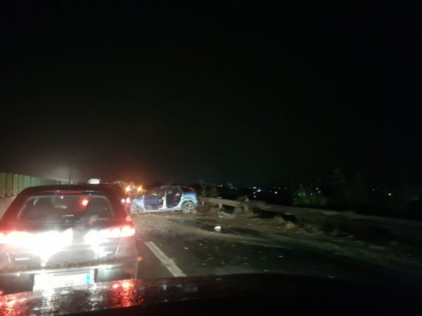 AKSIDENTI NË AUTOSTRADËN TIRANË-DURRËS/ Policia jep detajet: Si pasojë e përplasjes…