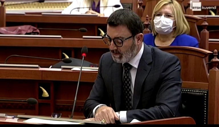 “VALLËZUAM TANGO TRESHE DERI TEK PRESIDENTI”/ Alket Hyseni: Nuk jemi komod me këtë Kod Zgjedhor, por na…