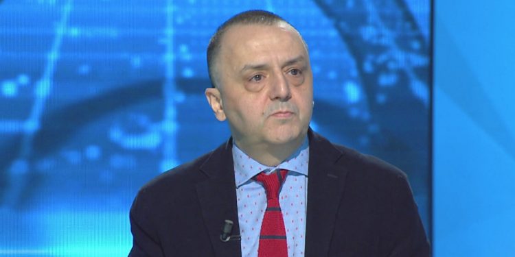 SHËROHET NGA COVID-19/ Artan Lame: Unë u ktheva në zyrë por 36 punonjës janë…