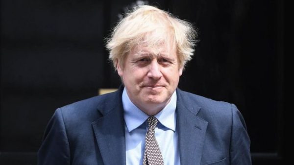 BORIS JOHNSON SHTRËNGON MASAT/ Çdo gjë mbyllet nga e mërkura deri më 1 dhjetor, përjashtohen shkollat