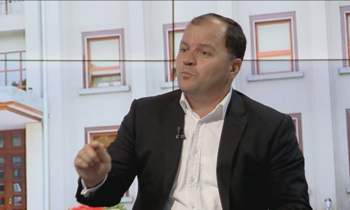 HABIT Lefter Maliqi, “rikthehet” si polic: Ylli Ndroqi duhet të ruhet se i rrezikohet jeta. Kam informacione…
