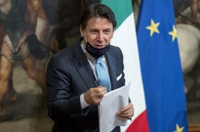 COVID-19/ Kryeministri italian: Maskat të mbahen gjithmonë, përveçse në izolim. Duhet t’i përdorim dhe në shtëpi…