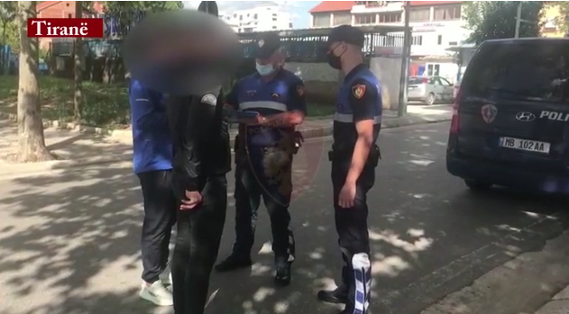 NUK MBAJTËN MASKË/ Ja sa qytetarë u GJOBITËN sot. Të pabindurit u shoqëruan në… (SHIFRAT)