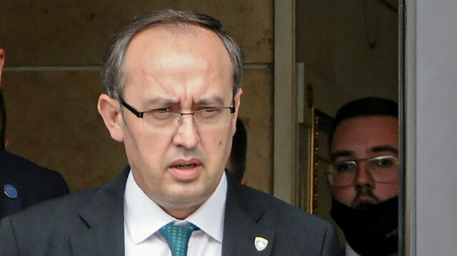 COVID-19/ Hoti paralajmëron shtrëngim të masave