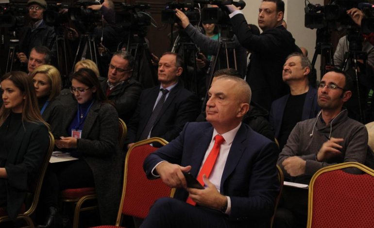 “Solidariteti mes gazetarëve është marë peng nga ata që i kontrollojnë”