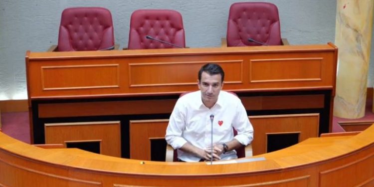 RISIA/ Nga artistët e mjekët, tek akademikët dhe aktivistët e luftës, Veliaj u vendos rrugëve të Tiranës emrat e personaliteteve
