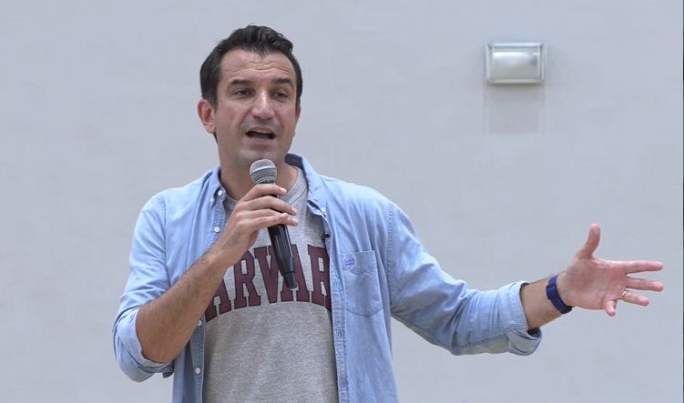 “PD FUNKSIONON SI BIG BROTHER”/ Veliaj: Saliu nuk la fustan e vrimë çelësi pa u futur. Bashën se voton as gruaja e tij