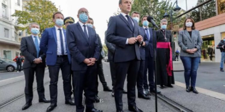 SULMI TERRRORIST NË FRANCË/ Macron: Nuk dorëzohemi para tyre, nëse na sulmojnë e kemi detyrim të mbrojmë…