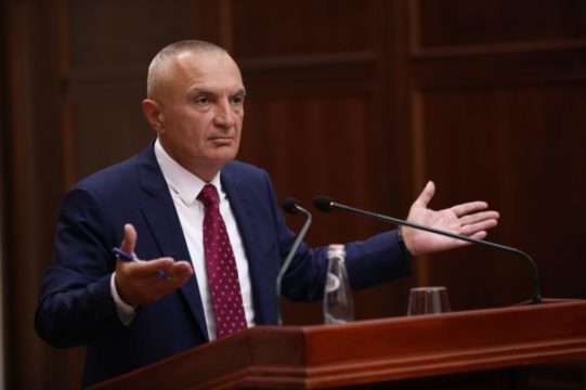 HABIT Ilir Meta: Jam kundër Monikës që thotë “mos mbani maska”, qytetarët t’i vendosin por mos paguajnë gjobat