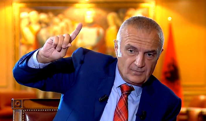 SKANDALI ME SHTETËSITË/ Meta sulmon gazetarët. Bollino: Presidenti po tradhëton Kushtetutën. Vetëm në Shqipëri ndodh që politikanët e korruptuar…