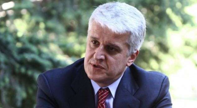 I PUBLIKON FOTON MINISTRIT SERB/ Majko: Përdor fyerjen si “sport” në marrëdhënien me shqiptarët