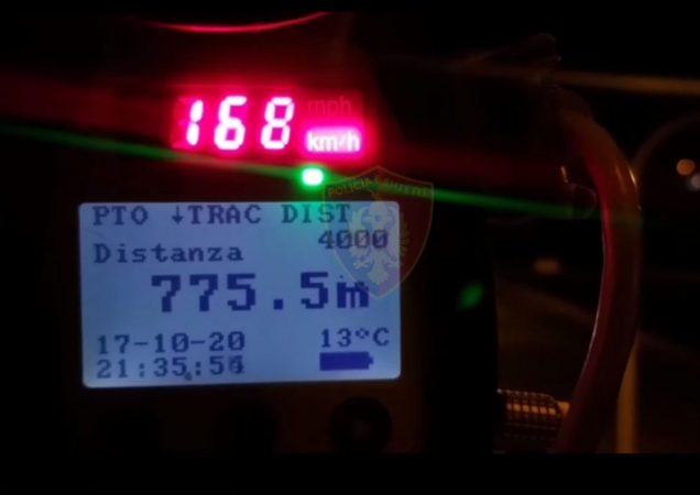 ME SHPEJTËSI SKËTERRË E SHOFERË NË GJËNDJE TË DEHUR NË TIMON/ Policia bën “namin” gjatë natës në Tiranë (VIDEO)