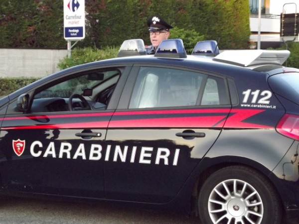 TË ARMATOSUR DHE ME ÇEKANË/ Shqiptarët vjedhin argjendarinë në mes të ditës në Itali, 4 në pranga