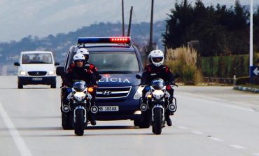 KONTROLLI I RASTËSISHËM NË KODËR KAMZË/ Policia arreston të dënuarin për një vrasje në 2009 në Lezhë (EMRI)