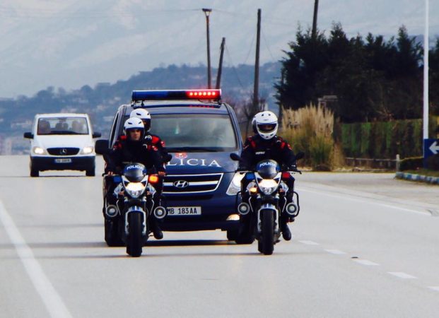KONTROLLI I RASTËSISHËM NË KODËR KAMZË/ Policia arreston të dënuarin për një vrasje në 2009 në Lezhë (EMRI)