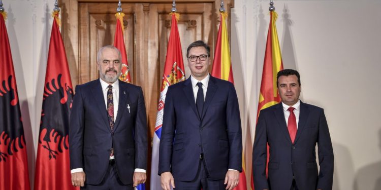 DEKLARATA/ Zbardhet takimi Rama-Vuçiç-Zaev: Kriza ka theksuar nevojën për bashkëpunim, ftojmë Kosovën t’i bashkohet…