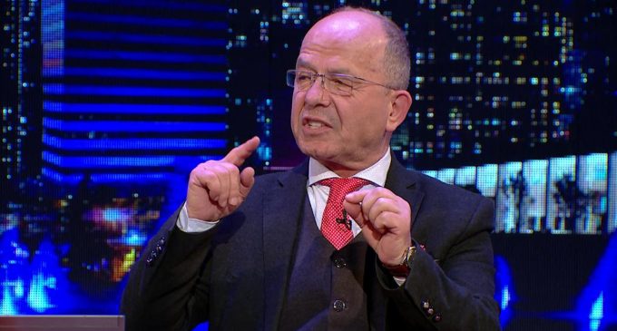 HABIT Sazan Guri, nxjerr “hipotezë të re”: Maska të bën pak budalla, sjell dhe sëmundjen e gojës