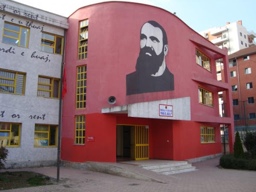 COVID-19/ Një nxënës te “Fan Noli” në Tiranë del POZITIV, flet drejtoresha: Klasa e tij i rikthehet mësimit ONLINE