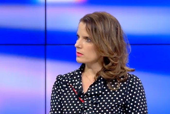 “TAMPONI MERRET PAS 7 DITËSH…”/ Përgjigjet Tomini: 75% të përgjigjeve i japim për 72 orë, ka dhe raste të tilla