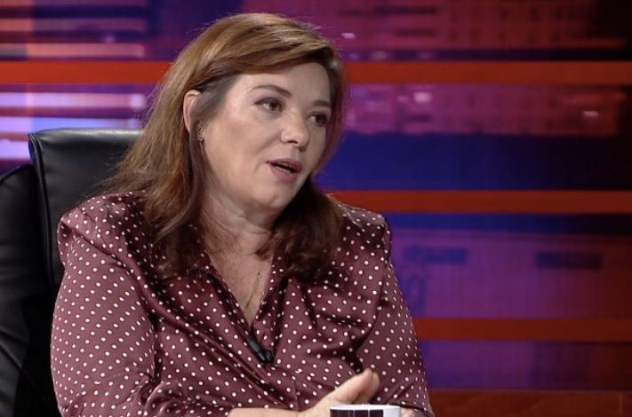 E TRISHTUAR PËR VDEKJEN E “VER LLAPËS”/ Nora Malaj: Ndërroi sot jetë njeriu që më shoqëroi jo vetëm mua, por gjithë brezin tim