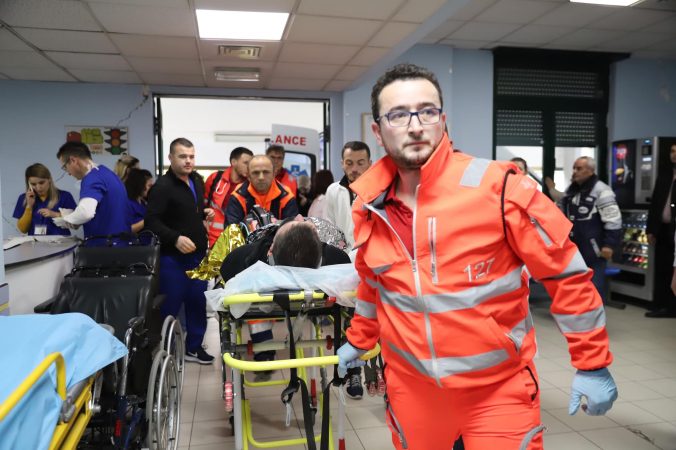 TËRMETI I 26 NËNTORIT/ Manastirliu kujton sakrificën e mjekëve: Do ta fitojmë së bashku edhe këtë luftë